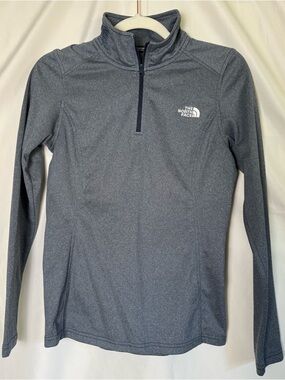 NWOT The North Face Women's Quarter-Zip Pullover Heathered Charcoal Activewear